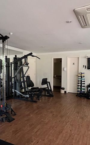 Apartamento à venda com 173m², 3 quartos e 3 vagas Apartamento à venda com 173m², 3 quartos e 3 vagasAcademia