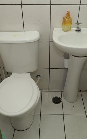Casa à venda com 168m², 3 quartos e 2 vagasBanheiro 4 - Lavabo interno
