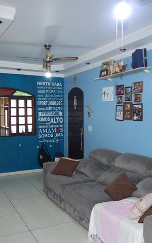 Casa à venda com 168m², 3 quartos e 2 vagasSala