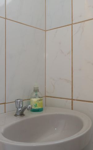 Casa à venda com 168m², 3 quartos e 2 vagasBanheiro 3 - Lavabo externo