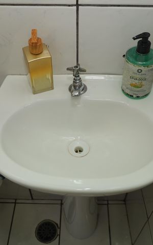 Casa à venda com 168m², 3 quartos e 2 vagasBanheiro 4 - Lavabo interno