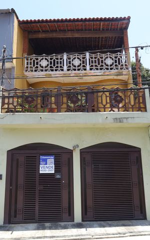 Casa à venda com 168m², 3 quartos e 2 vagasFachada do imóvel