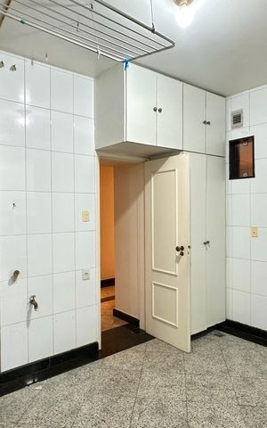 Apartamento à venda com 296m², 4 quartos e 1 vaga