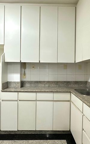 Apartamento à venda com 296m², 4 quartos e 1 vaga Apartamento à venda com 296m², 4 quartos e 1 vagaCozinha