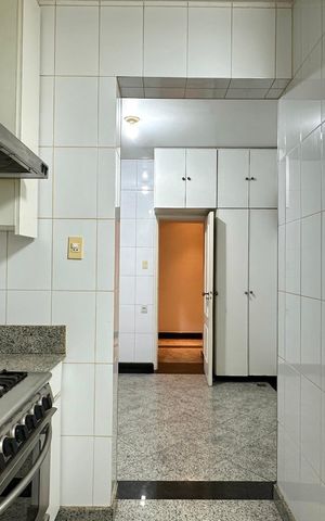 Apartamento à venda com 296m², 4 quartos e 1 vaga Apartamento à venda com 296m², 4 quartos e 1 vagaCozinha