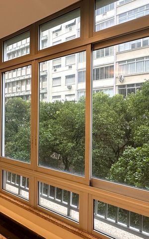 Apartamento à venda com 296m², 4 quartos e 1 vaga Apartamento à venda com 296m², 4 quartos e 1 vagaSala