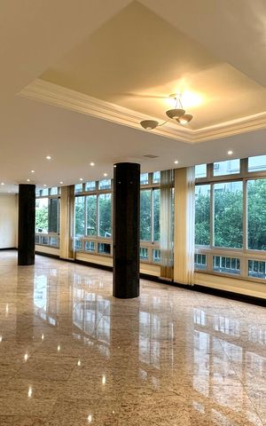 Apartamento à venda com 296m², 4 quartos e 1 vaga Apartamento à venda com 296m², 4 quartos e 1 vagaSala