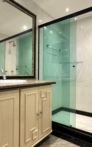 Apartamento à venda com 296m², 4 quartos e 1 vaga Apartamento à venda com 296m², 4 quartos e 1 vagaSuíte