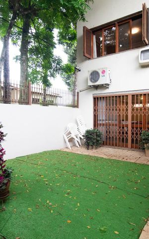 Casa de condomínio à venda com 340m², 3 quartos e 2 vagasQuintal