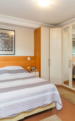 Casa de condomínio à venda com 340m², 3 quartos e 2 vagasSuíte
