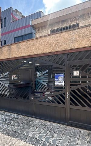 Casa à venda com 180m², 3 quartos e 2 vagasFachada + plaquinha
