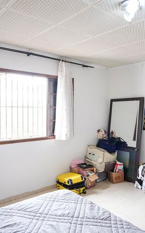 Casa à venda com 180m², 3 quartos e 2 vagasSuíte