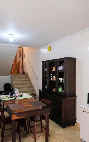 Casa à venda com 180m², 3 quartos e 2 vagasCozinha