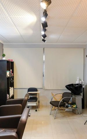 Casa à venda com 180m², 3 quartos e 2 vagasSala