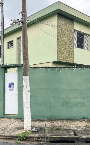 Casa para alugar com 122m², 2 quartos e 1 vagaFachada + plaquinha