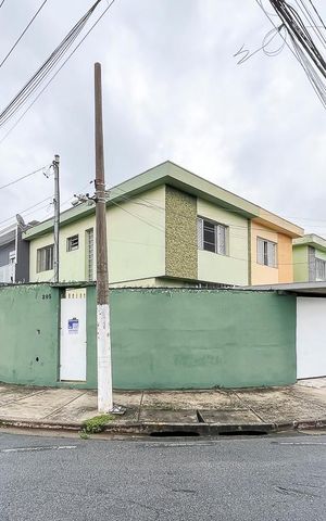 Casa para alugar com 122m², 2 quartos e 1 vagaFachada + plaquinha