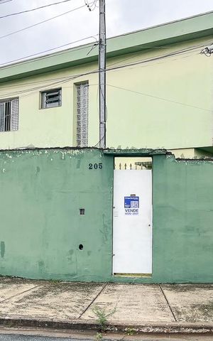 Casa para alugar com 122m², 2 quartos e 1 vagaFachada + plaquinha