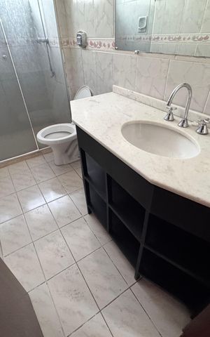 Apartamento à venda com 75m², 3 quartos e sem vaga Apartamento à venda com 75m², 3 quartos e sem vagaBanheiro