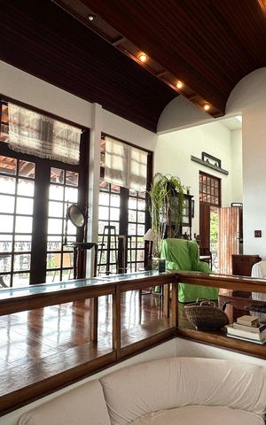 Casa à venda com 524m², 4 quartos e 3 vagas Casa à venda com 524m², 4 quartos e 3 vagasSala