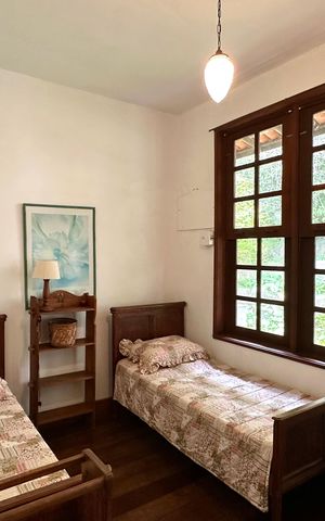 Casa à venda com 524m², 4 quartos e 3 vagas Casa à venda com 524m², 4 quartos e 3 vagasQuarto 2