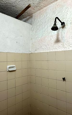 Casa à venda com 524m², 4 quartos e 3 vagas Casa à venda com 524m², 4 quartos e 3 vagasBanheiro da Garagem