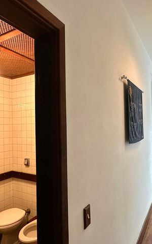 Casa à venda com 524m², 4 quartos e 3 vagas Casa à venda com 524m², 4 quartos e 3 vagasBanheiro Social