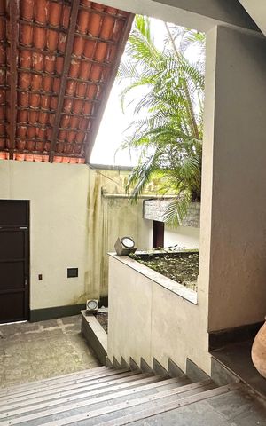 Casa à venda com 524m², 4 quartos e 3 vagas Casa à venda com 524m², 4 quartos e 3 vagasÁrea Externa