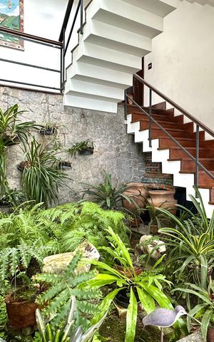 Casa à venda com 524m², 4 quartos e 3 vagas Casa à venda com 524m², 4 quartos e 3 vagasSala