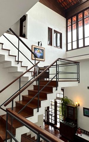 Casa à venda com 524m², 4 quartos e 3 vagas Casa à venda com 524m², 4 quartos e 3 vagasCorredor