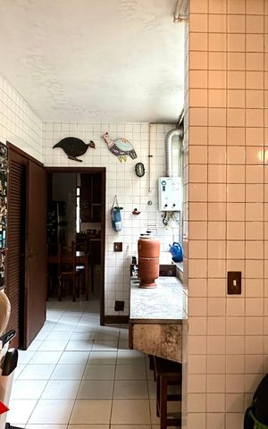 Casa à venda com 524m², 4 quartos e 3 vagas Casa à venda com 524m², 4 quartos e 3 vagasÁrea de Serviço