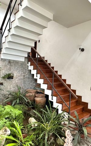 Casa à venda com 524m², 4 quartos e 3 vagas Casa à venda com 524m², 4 quartos e 3 vagasSala
