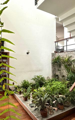 Casa à venda com 524m², 4 quartos e 3 vagas Casa à venda com 524m², 4 quartos e 3 vagasSala