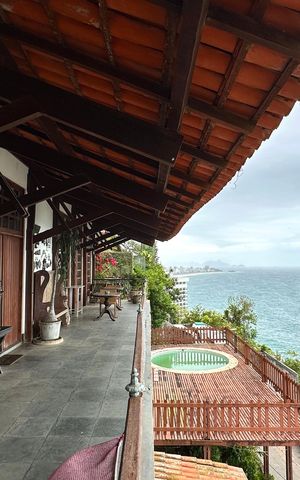 Casa à venda com 524m², 4 quartos e 3 vagas Casa à venda com 524m², 4 quartos e 3 vagasÁrea Externa
