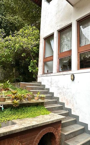 Casa à venda com 524m², 4 quartos e 3 vagas Casa à venda com 524m², 4 quartos e 3 vagasÁrea Externa