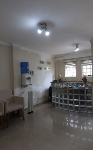 Casa à venda com 500m², 7 quartos e 2 vagasSala - frente
