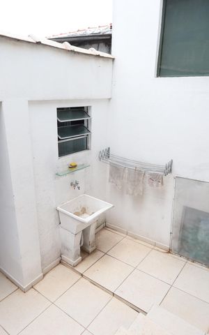 Casa à venda com 500m², 7 quartos e 2 vagasLavanderia - frente