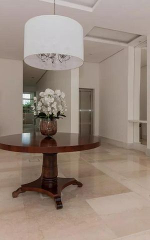 Apartamento à venda com 194m², 4 quartos e 3 vagas Apartamento à venda com 194m², 4 quartos e 3 vagasHall social