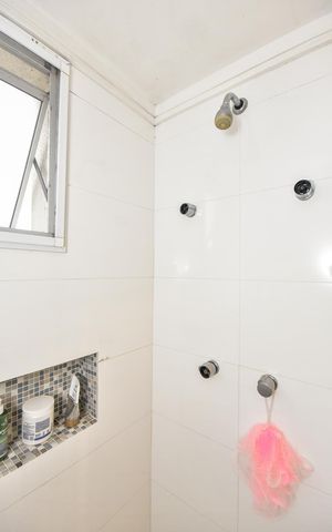 Apartamento à venda com 96m², 2 quartos e 2 vagasChuveiro da Suíte