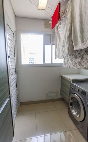 Apartamento à venda com 113m², 3 quartos e 2 vagas Apartamento à venda com 113m², 3 quartos e 2 vagasÁrea de serviço