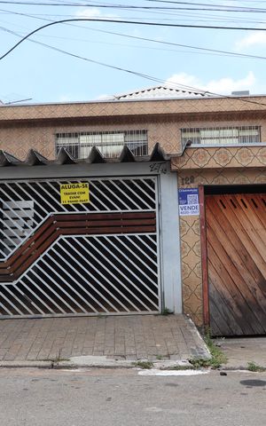 Casa à venda com 350m², 3 quartos e 2 vagasFachada