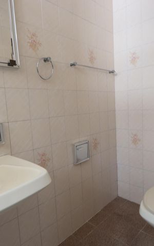 Casa à venda com 350m², 3 quartos e 2 vagasBanheiro da Suíte