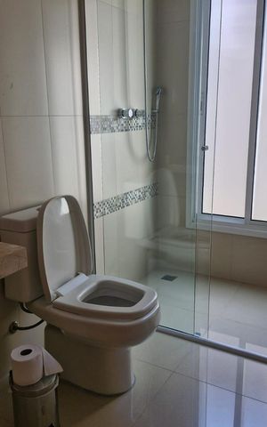 Casa de condomínio para alugar com 300m², 3 quartos e 4 vagas Casa de condomínio para alugar com 300m², 3 quartos e 4 vagasBanheiro