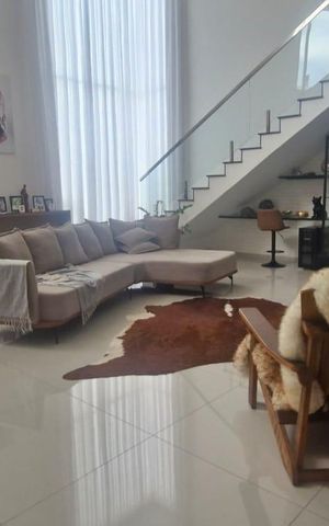 Casa de condomínio para alugar com 300m², 3 quartos e 4 vagas Casa de condomínio para alugar com 300m², 3 quartos e 4 vagasSala