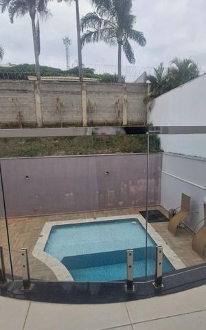 Casa de condomínio para alugar com 300m², 3 quartos e 4 vagas Casa de condomínio para alugar com 300m², 3 quartos e 4 vagasVaranda