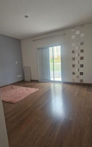 Casa de condomínio para alugar com 300m², 3 quartos e 4 vagas Casa de condomínio para alugar com 300m², 3 quartos e 4 vagasQuarto