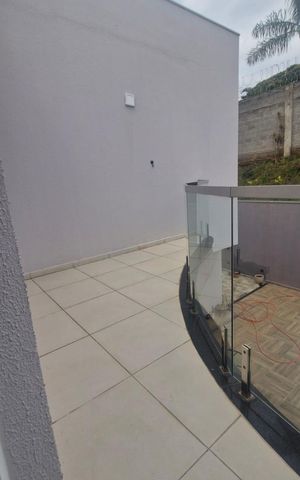 Casa de condomínio para alugar com 300m², 3 quartos e 4 vagas Casa de condomínio para alugar com 300m², 3 quartos e 4 vagasVaranda