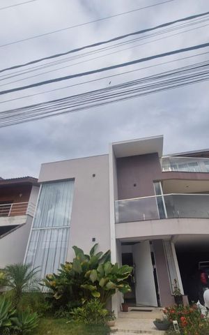 Casa de condomínio para alugar com 300m², 3 quartos e 4 vagas Casa de condomínio para alugar com 300m², 3 quartos e 4 vagasFachada