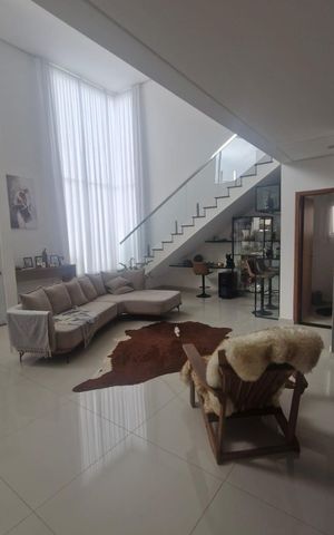 Casa de condomínio para alugar com 300m², 3 quartos e 4 vagas Casa de condomínio para alugar com 300m², 3 quartos e 4 vagasSala