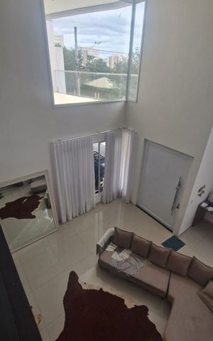 Casa de condomínio para alugar com 300m², 3 quartos e 4 vagas Casa de condomínio para alugar com 300m², 3 quartos e 4 vagasSala