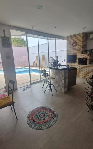 Casa de condomínio para alugar com 300m², 3 quartos e 4 vagas Casa de condomínio para alugar com 300m², 3 quartos e 4 vagasÁrea Externa
